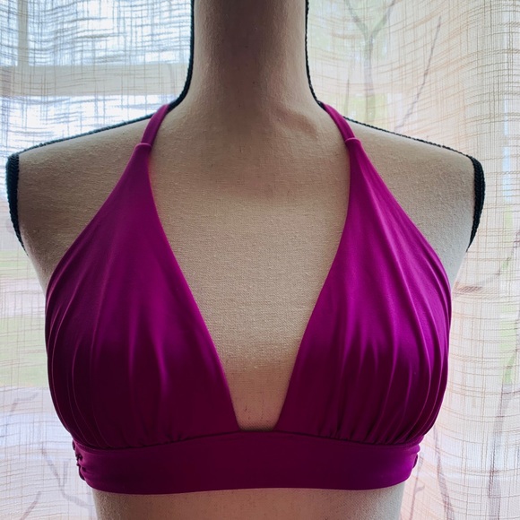 Set of 2 Victoria’s Secret swimsuit tops - Picture 4 of 6